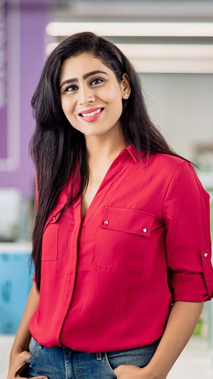 Gazal Alagh Biography, Net Worth, Mamaearth, Age, Family, Shark Tank & More