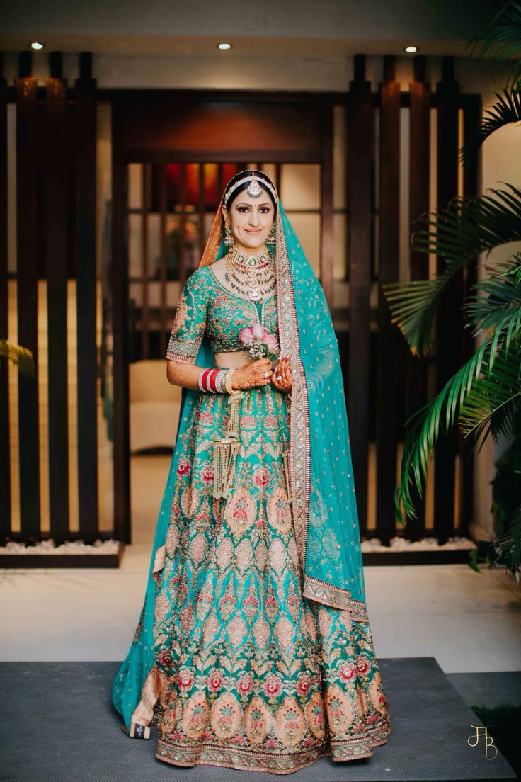 Sabyasachi Mukherjee Biography – The Iconic Indian Fashion Designer Transforming Global Couture